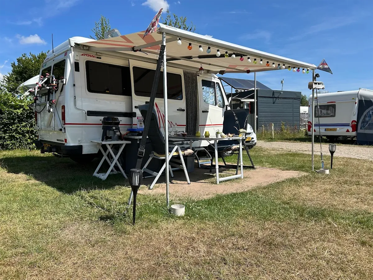 Productfoto van onderzijde van casette luifeldoek voor camper en caravan voorzien van een eigen ontwerp op maat